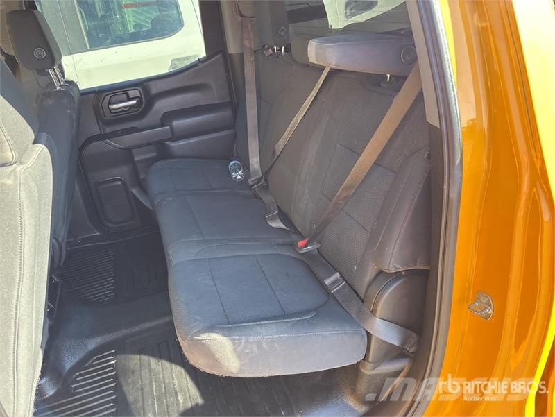 Chevrolet Silverado 1500 4x4 Crew Cab Pickup その他