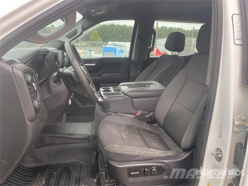 Chevrolet Silverado 1500 4x4 Crew Cab Pickup Otros