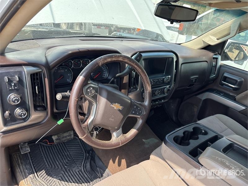 Chevrolet Silverado 1500 4x4 Crew Cab Pickup Andre varebiler
