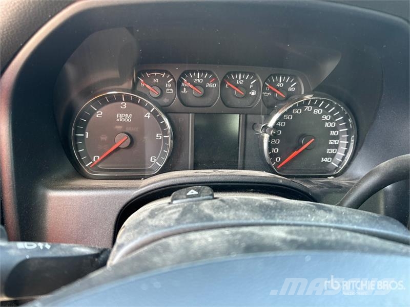 Chevrolet Silverado 1500 4x4 Crew Cab Pickup Övriga bilar