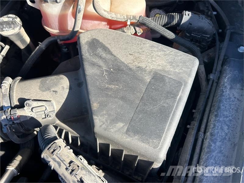 Chevrolet Silverado 1500 4x4 Crew Cab Pickup Övriga bilar