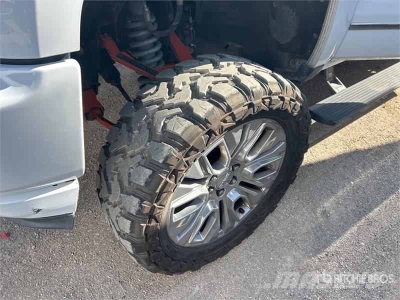 Chevrolet Silverado 1500 4x2 Crew Cab Pickup Övriga bilar