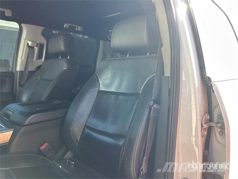 Chevrolet Silverado 1500 4x2 Crew Cab Pickup Övriga bilar