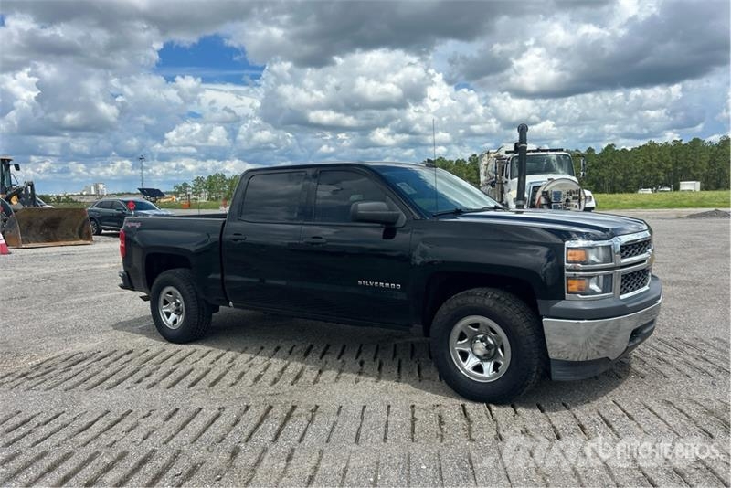 Chevrolet Silverado 1500 4x4 Crew Cab Pickup أخرى