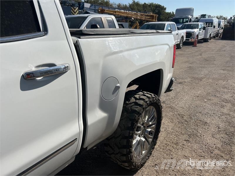 Chevrolet Silverado 1500 4x2 Crew Cab Pickup Övriga bilar