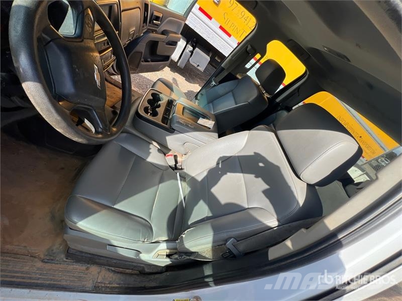 Chevrolet Silverado 1500 4x4 Crew Cab Pickup Drugi