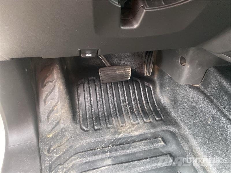 Chevrolet Silverado 1500 4x4 Crew Cab Pickup Otros