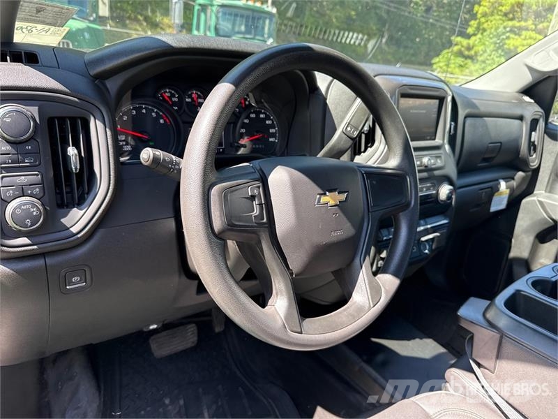 Chevrolet Silverado 1500 Silverado 4x4 Dual Cab Pickup Други