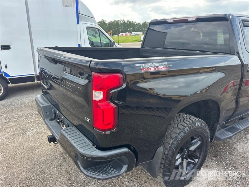 Chevrolet Silverado 1500 4x4 Crew Cab Pickup Other