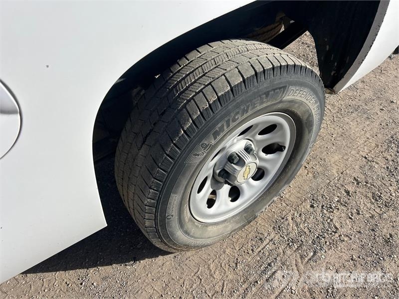 Chevrolet Silverado 1500 4x4 Crew Cab Pickup Diger