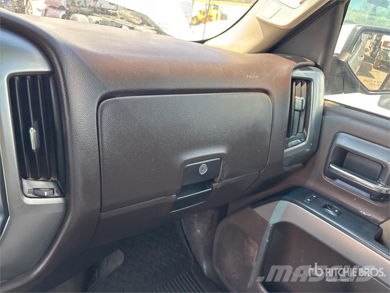 Chevrolet Silverado 1500 4x4 Crew Cab Pickup Andre varebiler