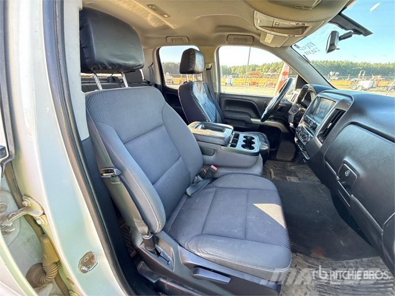 Chevrolet Silverado 1500 LD 4x4 Dual Cab Pickup Ostalo