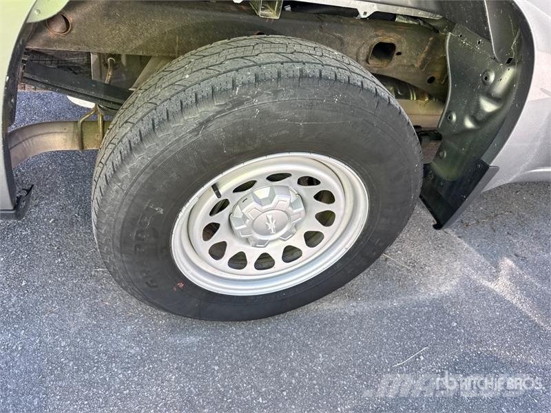 Chevrolet Silverado 1500 Silverado 4x4 Dual Cab Pickup Andere Transporter