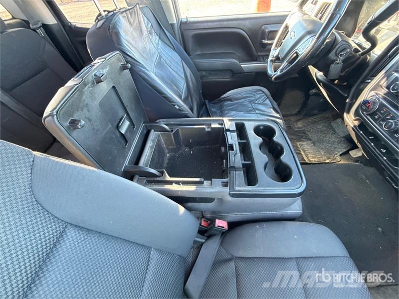 Chevrolet Silverado 1500 LD 4x4 Dual Cab Pickup Ostalo