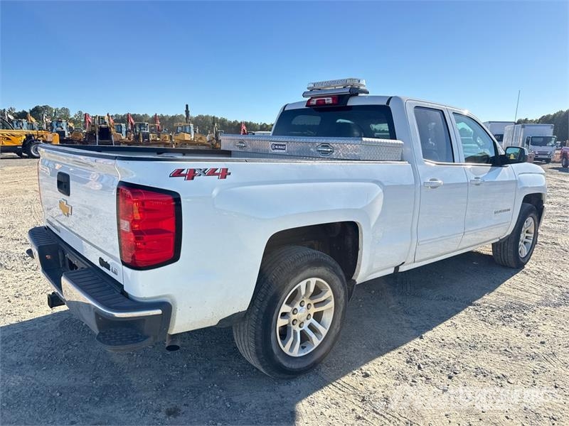 Chevrolet Silverado 1500 LD 4x4 Dual Cab Pickup Ostalo