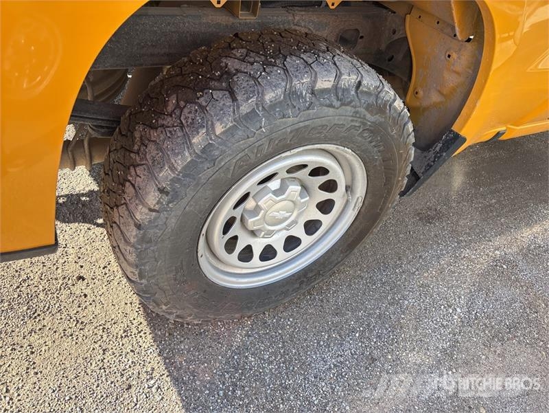 Chevrolet Silverado 1500 4x4 Crew Cab Pickup その他