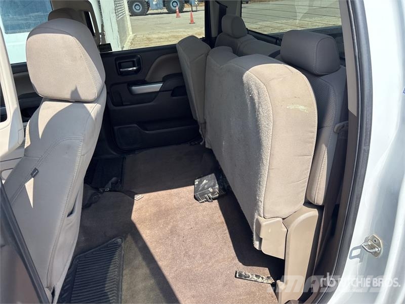 Chevrolet Silverado 1500 4x4 Crew Cab Pickup Andre varebiler