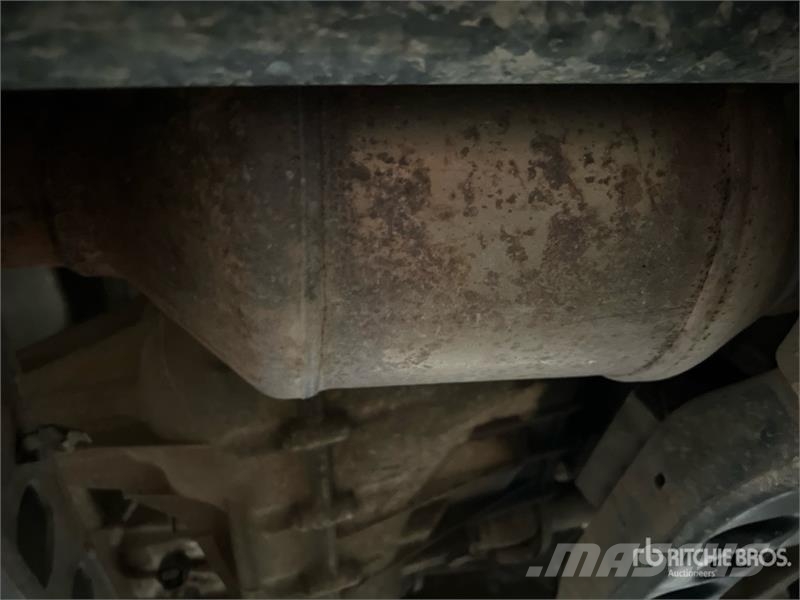 Chevrolet Silverado 1500 4x4 Crew Cab Utility Truck 皮卡.傳統半斗卡車/側卸板