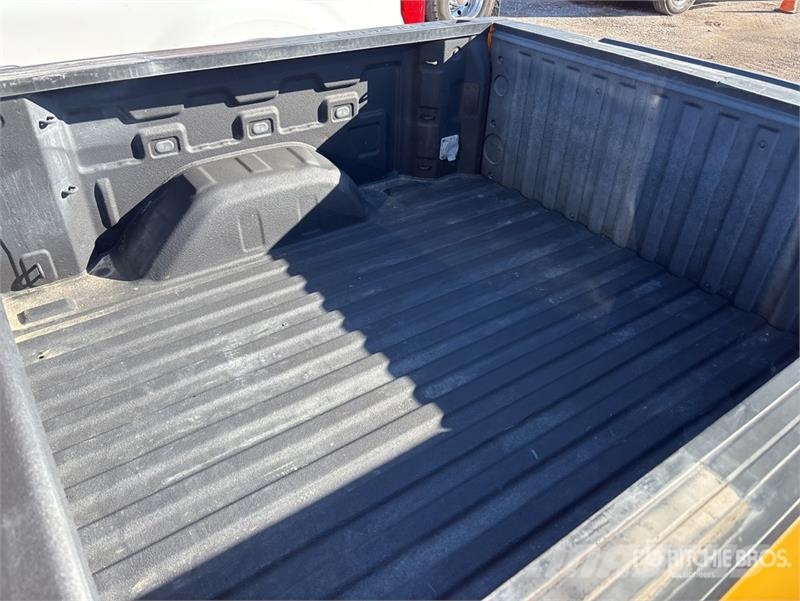 Chevrolet Silverado 1500 4x4 Crew Cab Pickup その他
