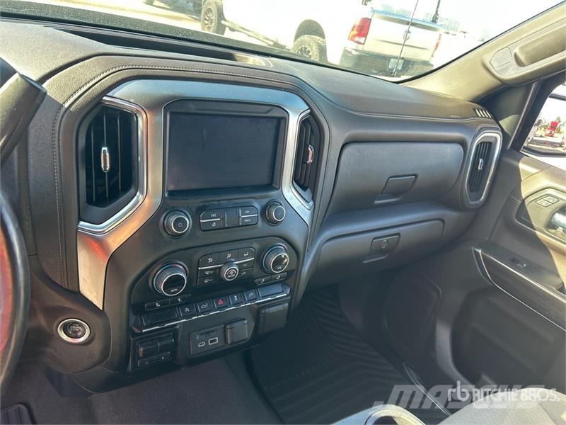 Chevrolet Silverado 1500 4x4 Crew Cab Pickup Övriga bilar