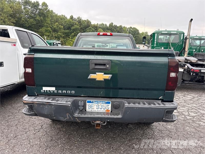 Chevrolet Silverado 1500 4x2 Dual Cab Pickup Otros
