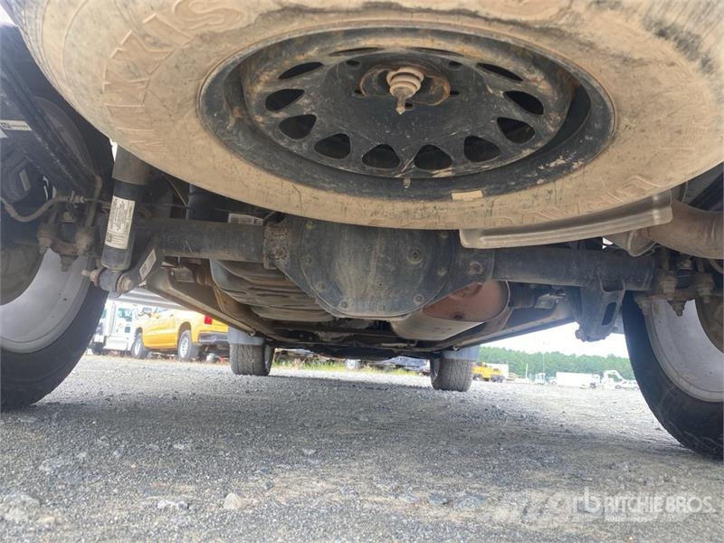 Chevrolet Silverado 1500 4x4 Crew Cab Pickup Прочие фургоны