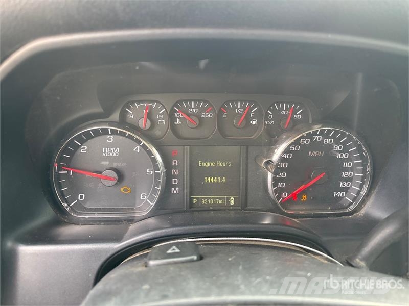 Chevrolet Silverado 1500 4x4 Crew Cab Pickup その他