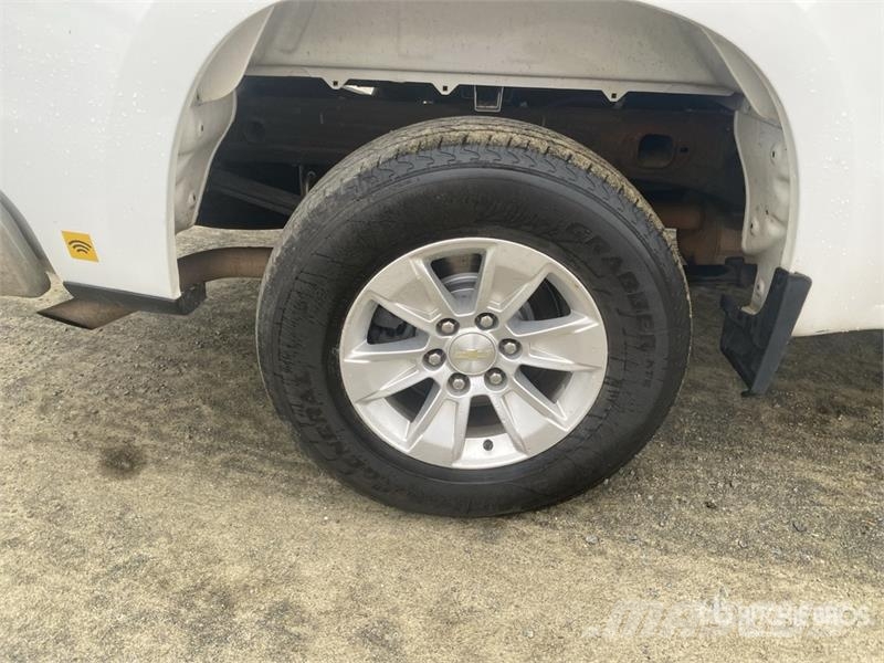 Chevrolet Silverado 1500 4x4 Crew Cab Pickup Otros