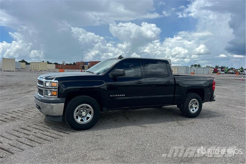 Chevrolet Silverado 1500 4x4 Crew Cab Pickup أخرى