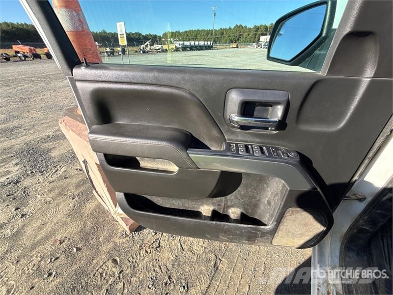 Chevrolet Silverado 1500 LD 4x4 Dual Cab Pickup Ostalo
