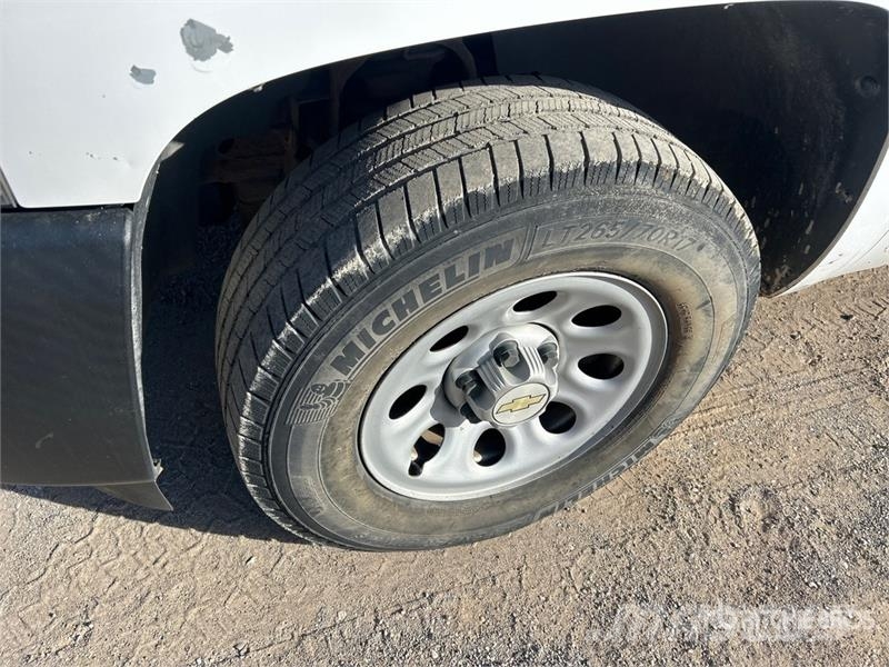Chevrolet Silverado 1500 4x4 Crew Cab Pickup Diger