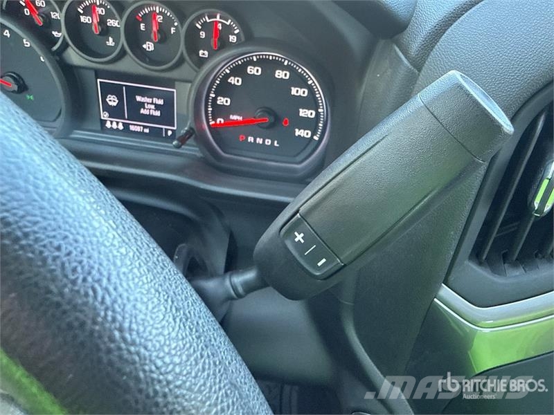Chevrolet Silverado 1500 Silverado 4x4 Dual Cab Pickup Други