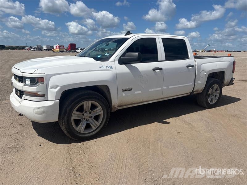 Chevrolet Silverado 1500 4x2 Crew Cab Pickup Další