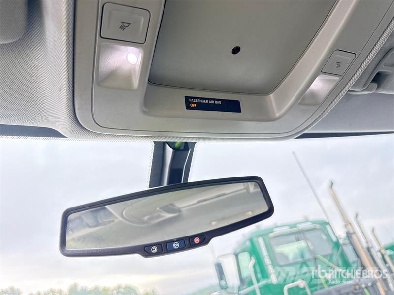 Chevrolet Silverado 1500 4x2 Dual Cab Pickup Otros