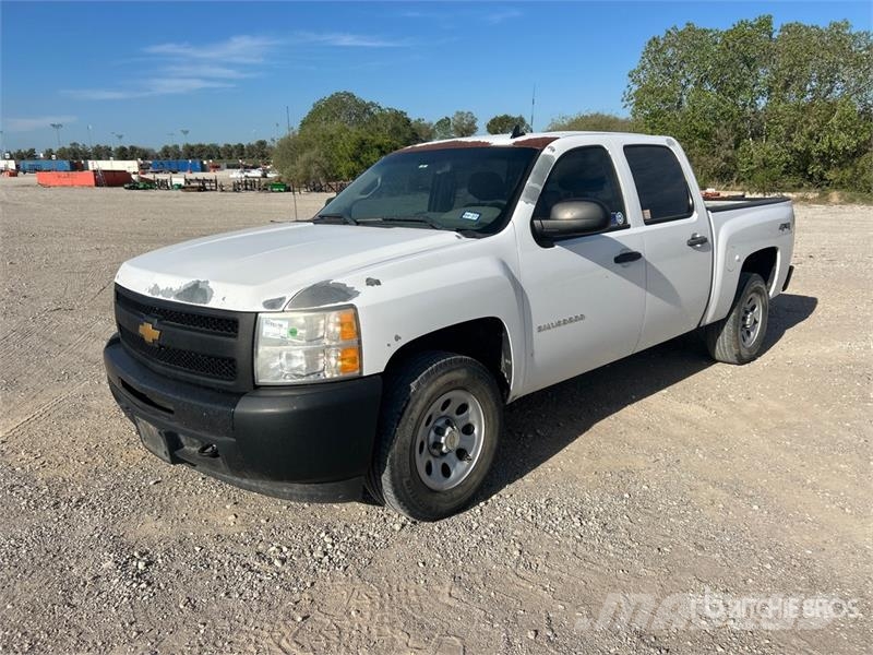 Chevrolet Silverado 1500 4x4 Crew Cab Pickup Diger
