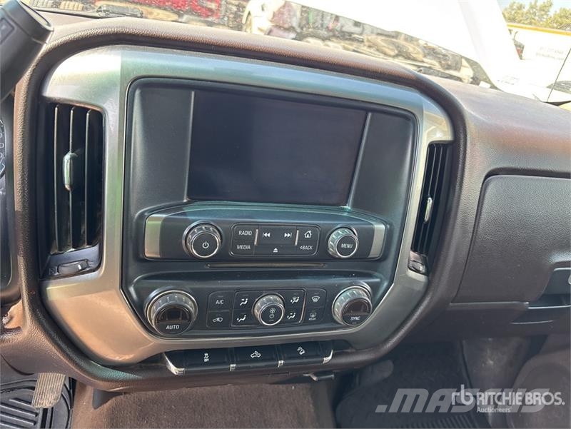 Chevrolet Silverado 1500 4x4 Crew Cab Pickup Andre varebiler