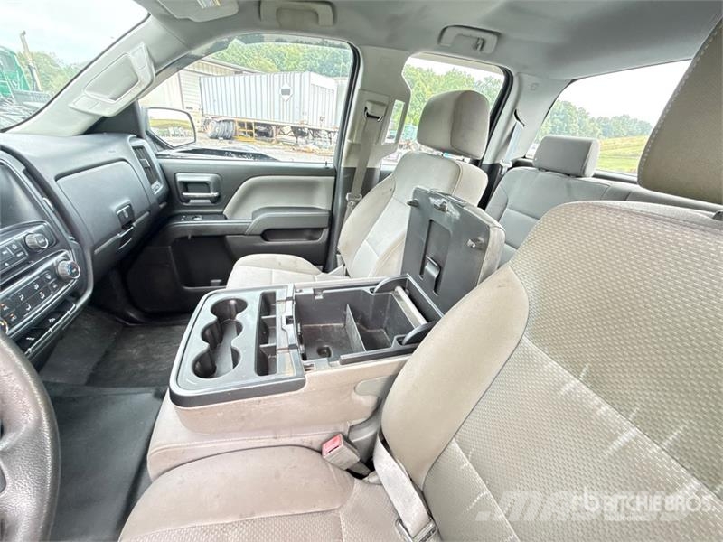 Chevrolet Silverado 1500 4x2 Dual Cab Pickup Otros