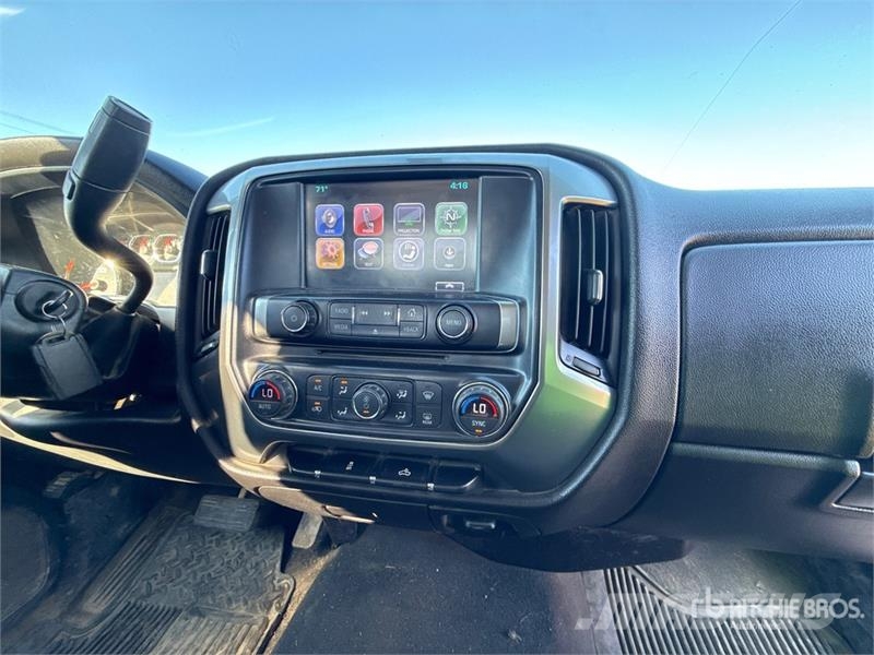 Chevrolet Silverado 1500 LD 4x4 Dual Cab Pickup Ostalo