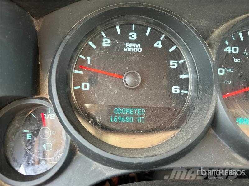 Chevrolet Silverado 1500 4x4 Crew Cab Pickup Diger