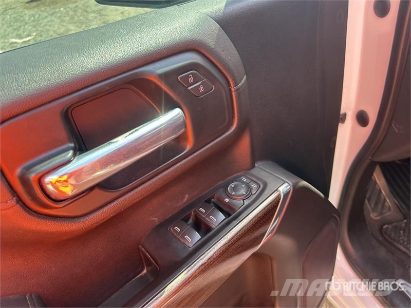 Chevrolet Silverado 1500 Texas Edition 4x2 Crew Cab Pickup Furgoni altro