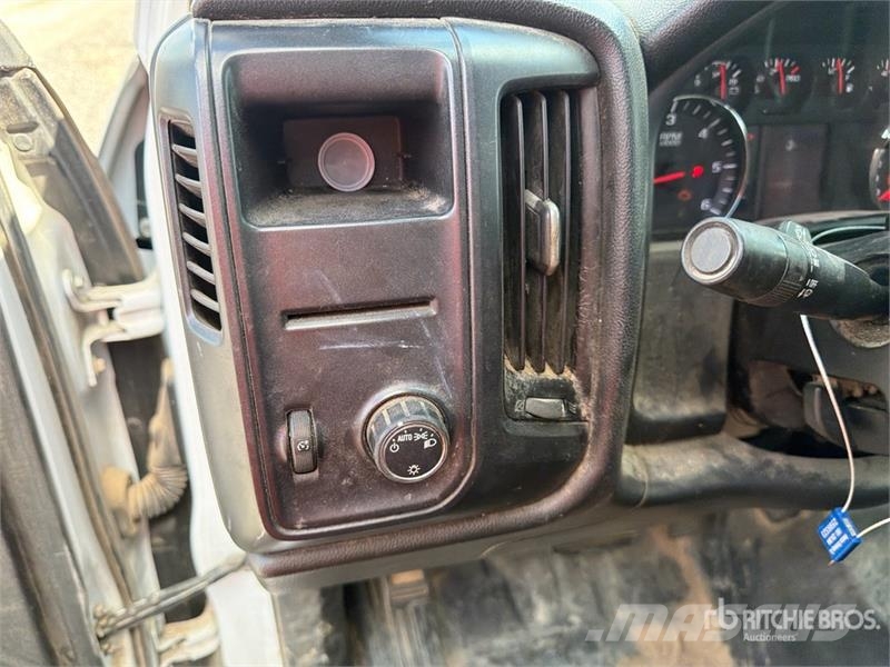 Chevrolet Silverado 1500 4x2 Crew Cab Pickup Muu