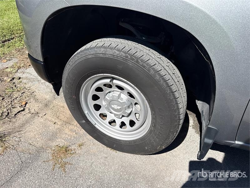 Chevrolet Silverado 1500 Silverado 4x4 Dual Cab Pickup Andere Transporter