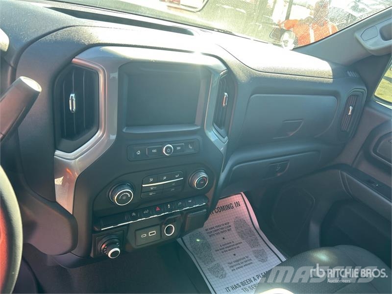 Chevrolet Silverado 1500 4x2 Crew Cab Pickup Inne