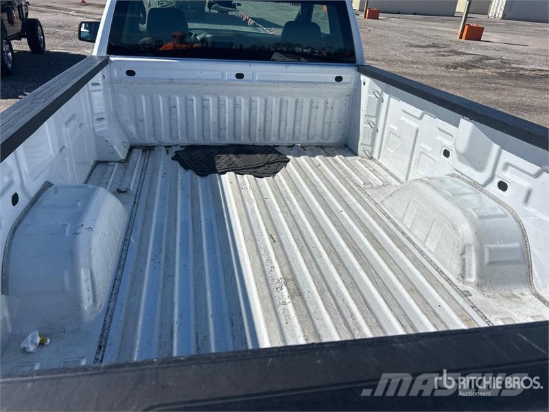 Chevrolet Silverado 1500 4x2 Pickup Muu