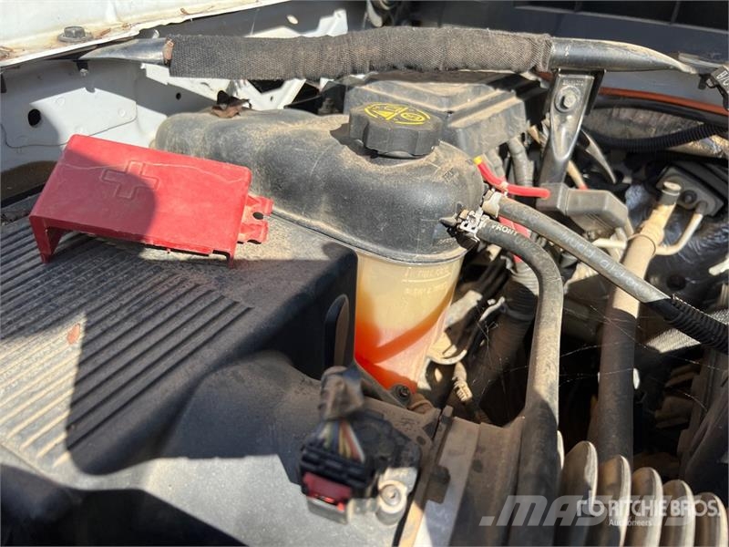Chevrolet Silverado 1500 4x4 Crew Cab Pickup Drugi