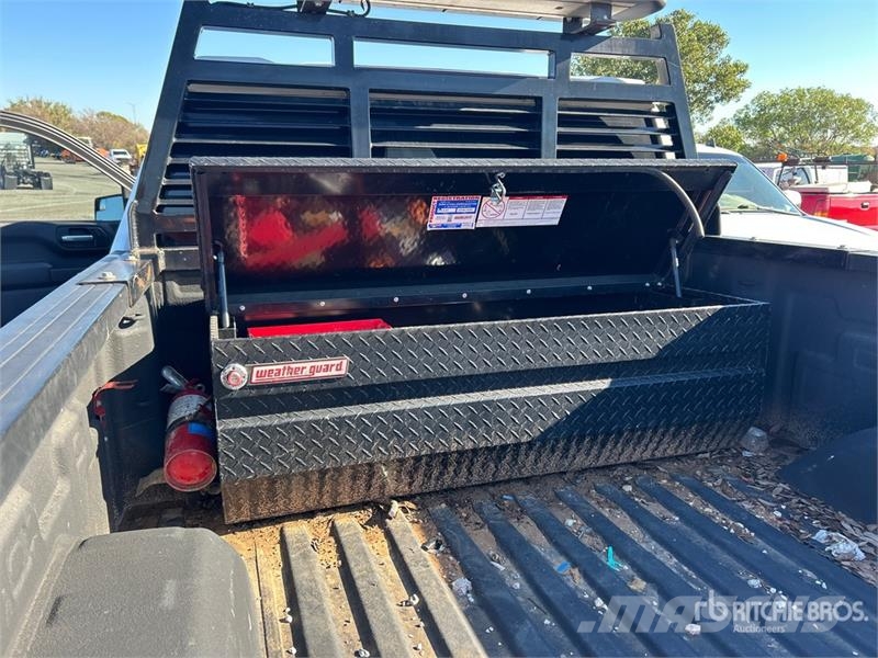 Chevrolet Silverado 1500 Z71 4x4 Crew Cab Pickup Ostalo