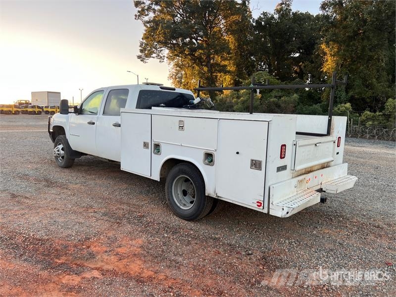 Chevrolet Silverado 1500 4x4 Crew Cab Utility Truck 皮卡.傳統半斗卡車/側卸板