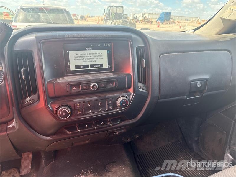 Chevrolet Silverado 1500 4x2 Crew Cab Pickup Další