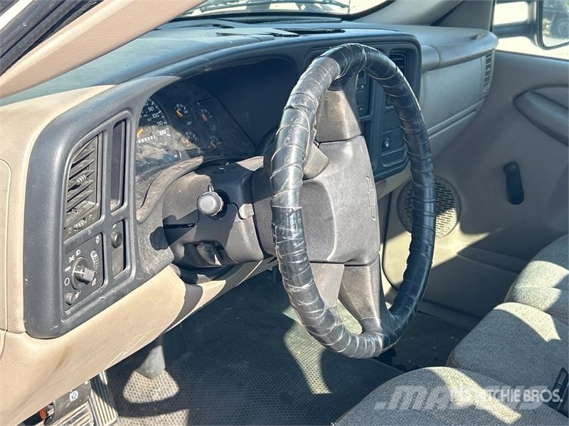 Chevrolet Silverado 1500 4x2 Pickup Прочие фургоны