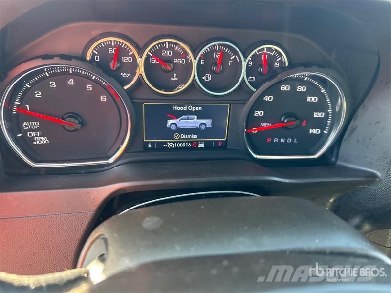 Chevrolet Silverado 1500 4x4 Crew Cab Pickup Övriga bilar